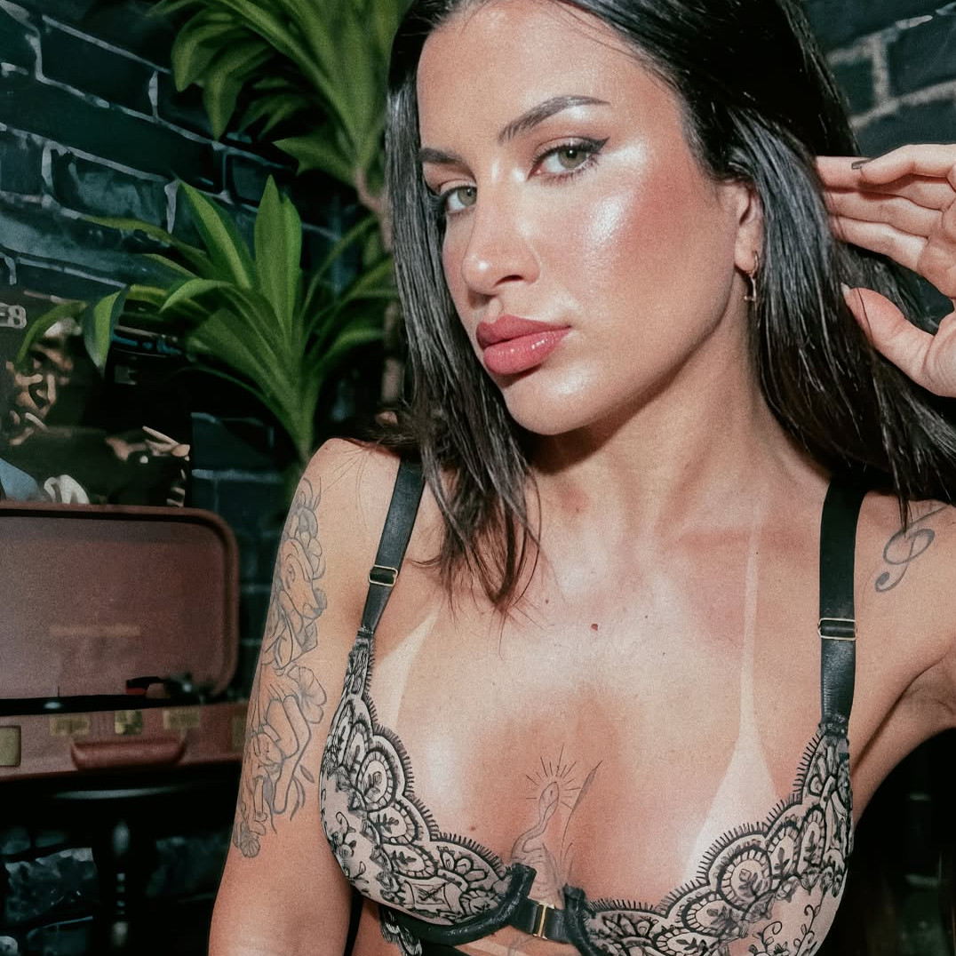 Dominatrix Anitta