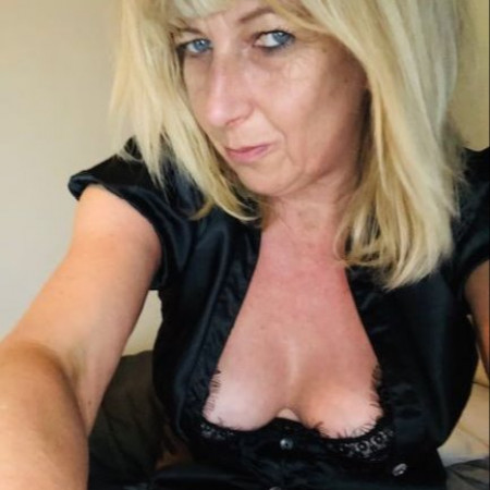 english-naughty-milf