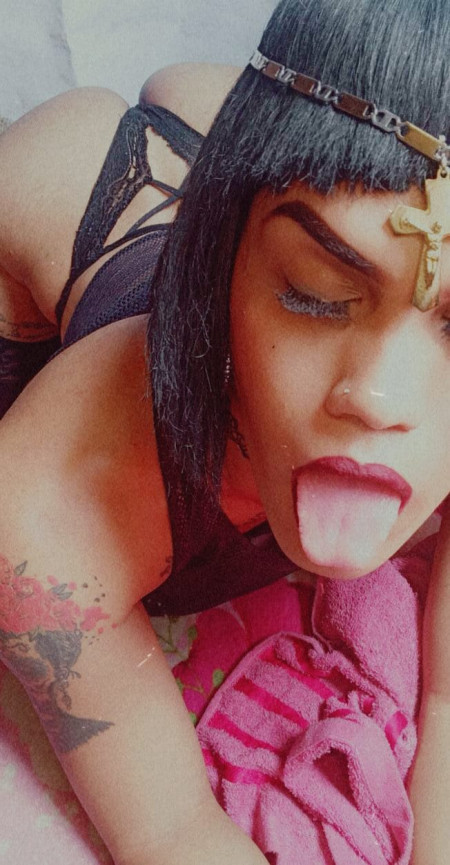 Frida Rubi Cuerpa Hilton