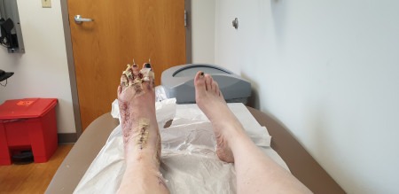 Broken_Gothic-gamer_girl