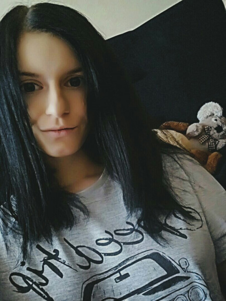 Yolandi